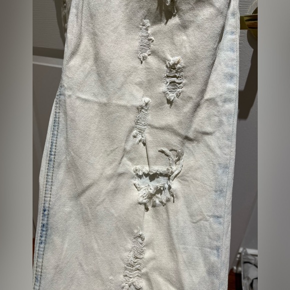 🤍Vintage Acid-Washed Dungarees🤍 - Picture 4 of 11